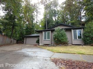 650 S 44th St, Springfield, OR 97478