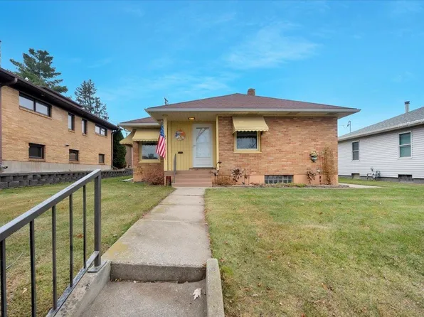 805 N 8th St, Virginia, MN 55792