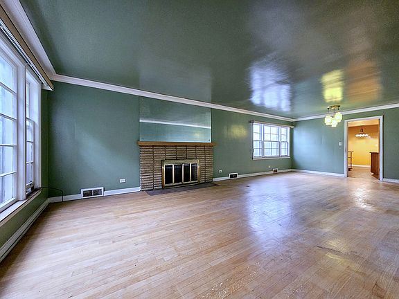 3rd image of 10320 S Claremont Ave