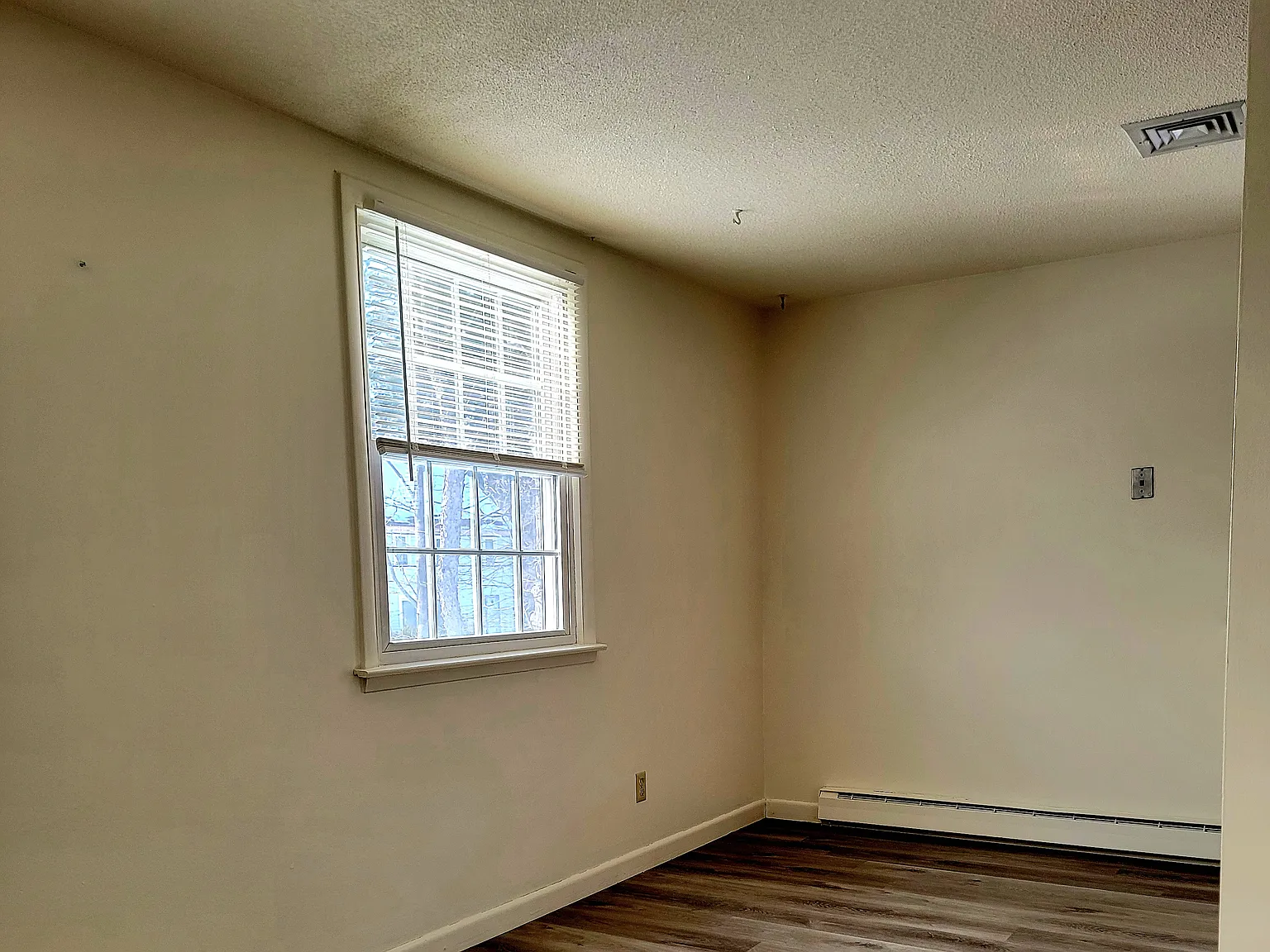 2 bed, 860 sqft, $1,750 — Photo 4