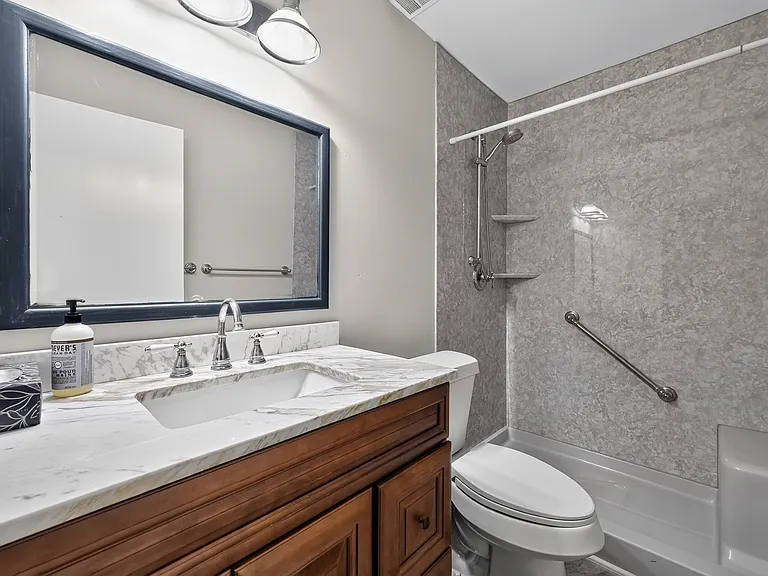6611 Textile Rd — Photo 46
