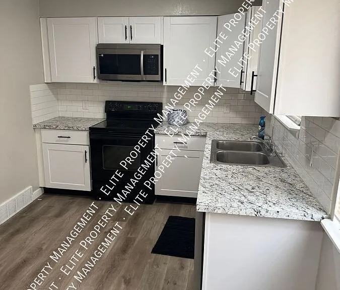 331 E 1000 N #9 — Photo 3