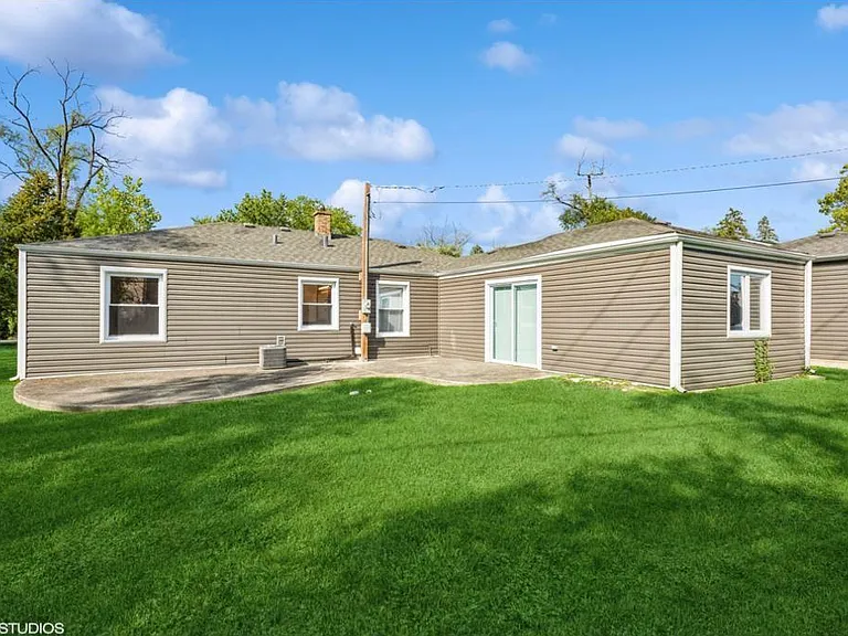 625 W Edgewood Rd — Photo 2