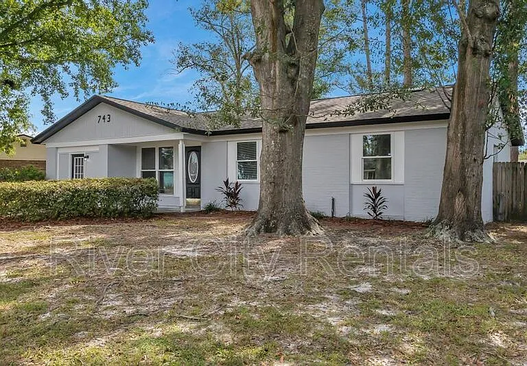 743 Trambley Dr E — Photo 2