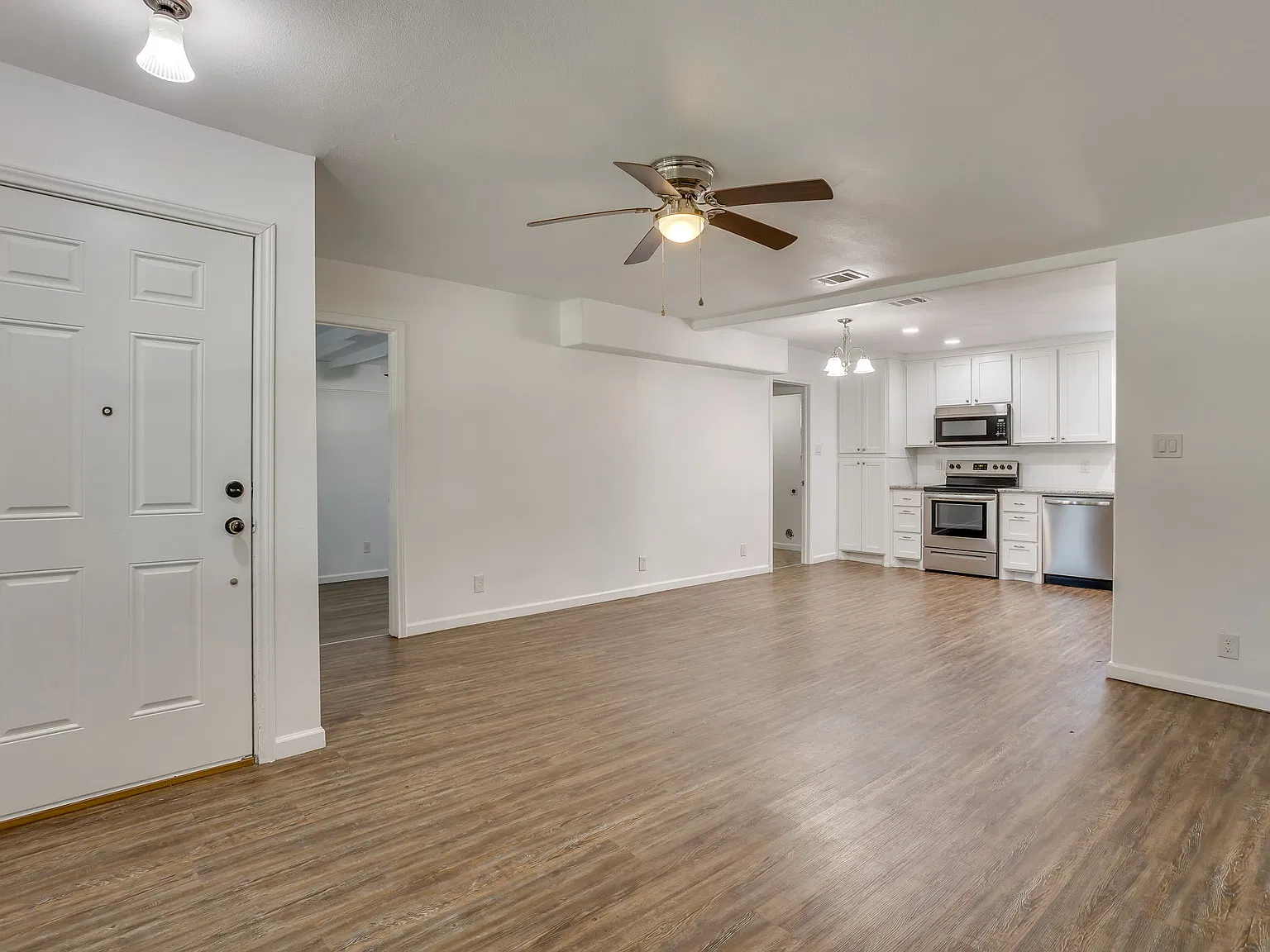 3 bed, 1182 sqft, $1,695 — Photo 4