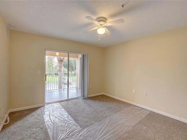 231 SW Palm Dr #207 — Photo 12