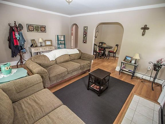 3rd image of 107 Hillcrest Dr