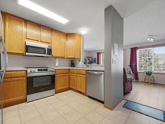 5th image of 15517 Flight Way