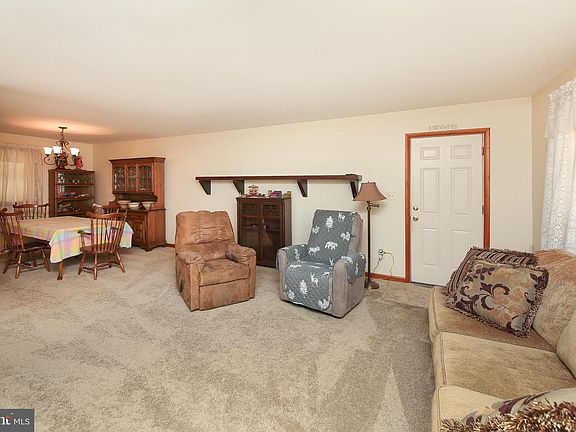 3rd image of 43 Evergreen Dr