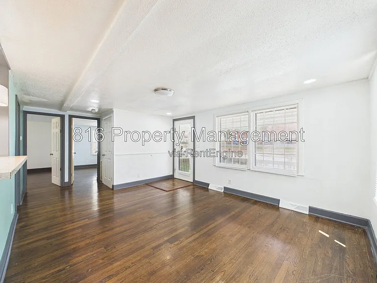 810 S Woodland Ave — Photo 2