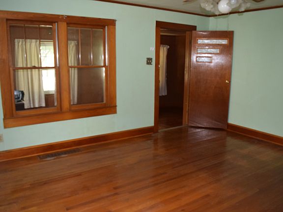 2nd image of 113 Donnie Ln