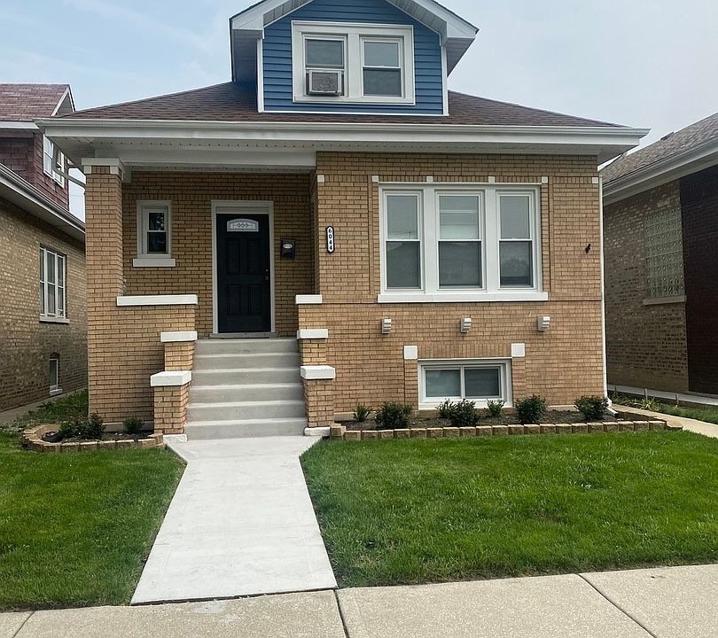 1st image of 6044 W Waveland Ave