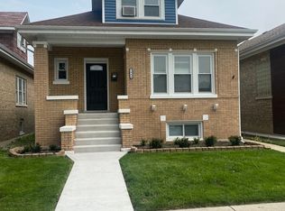 6044 W Waveland Ave, Chicago, IL 60634