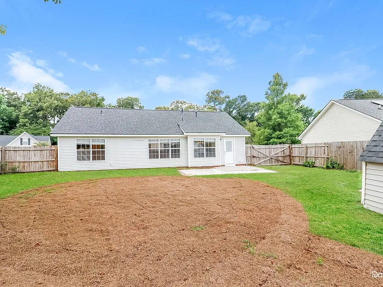 448 Cabrill Dr — Photo 15