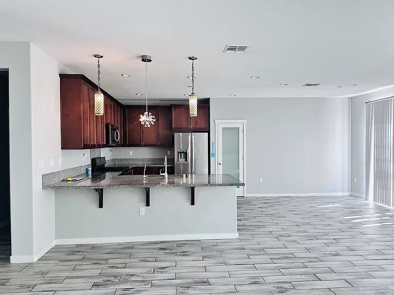 1241 Taburno Ave — Photo 3