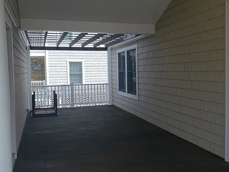 398 N End Blvd #B — Photo 10