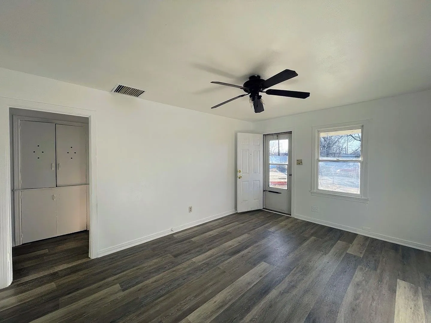 Cozy Modern Living Bright 2Bedroom Home Near Snyder High — Photo 2