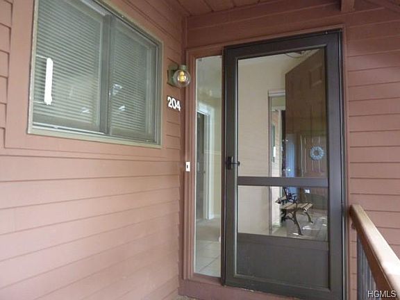 2nd image of 204 Eagle Bay Dr