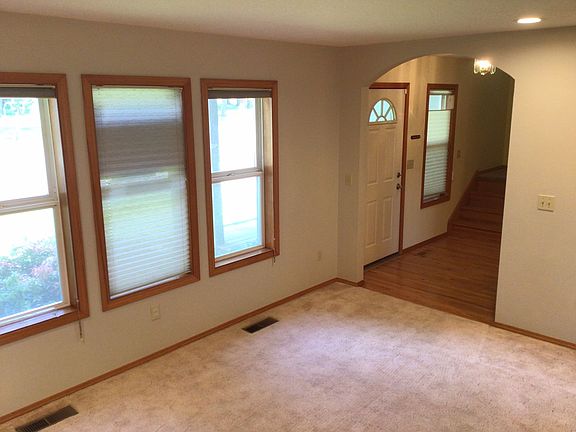 5th image of 15215 NE 7th St