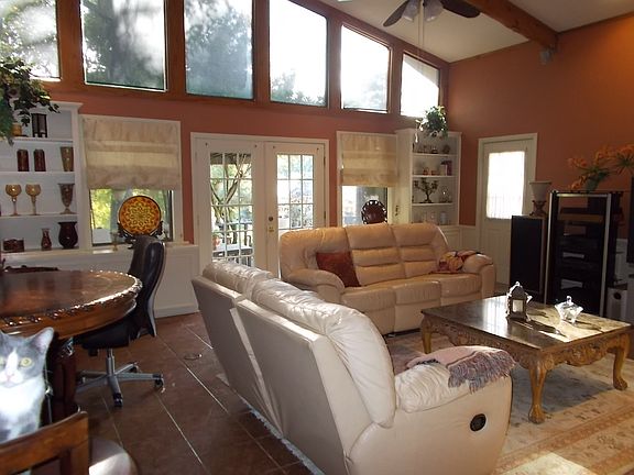 4th image of 201 Bay Hills Dr