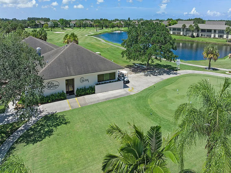 Pro Shop @ Vista Plantation Golf Course-stop by for breakfast, lunch, snacks & cold drinks!