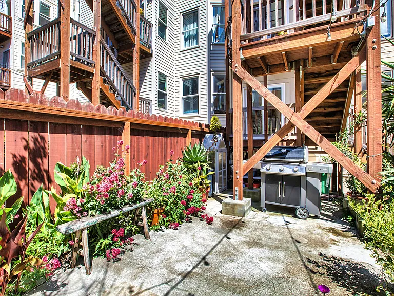 264 Guerrero St — Photo 21