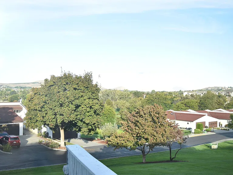 518 Fairway Dr — Photo 5