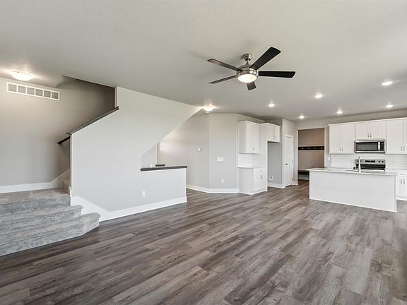 5th image of 16409 Deerview Dr