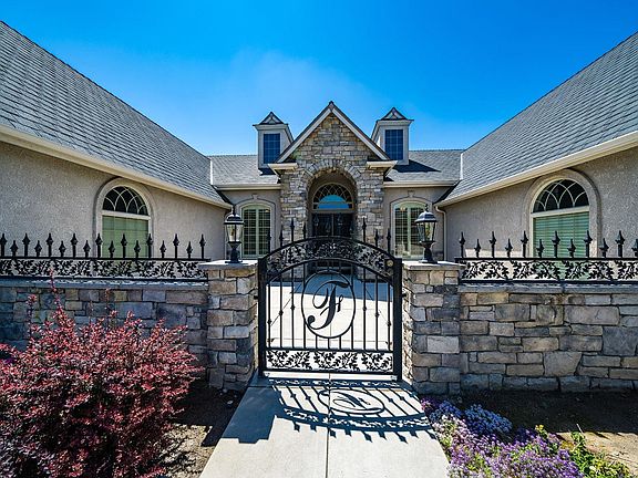 4th image of 509 W Pioneer Way