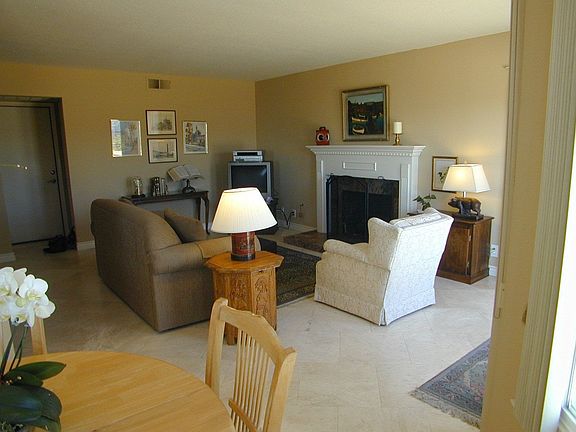 Family Room w/ Fireplace