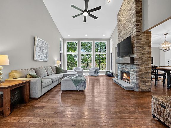 4th image of 4896 Brookside Ln