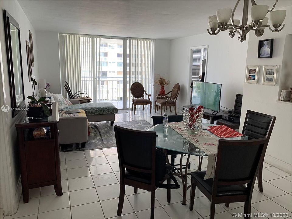 2nd image of 18041 Biscayne Blvd APT 1102