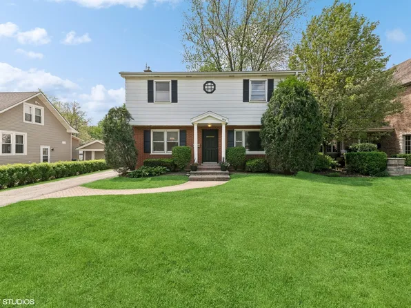 372 S Fairview Ave, Elmhurst, IL 60126