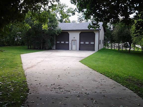 4th image of 1912 Greenwood Dr NE