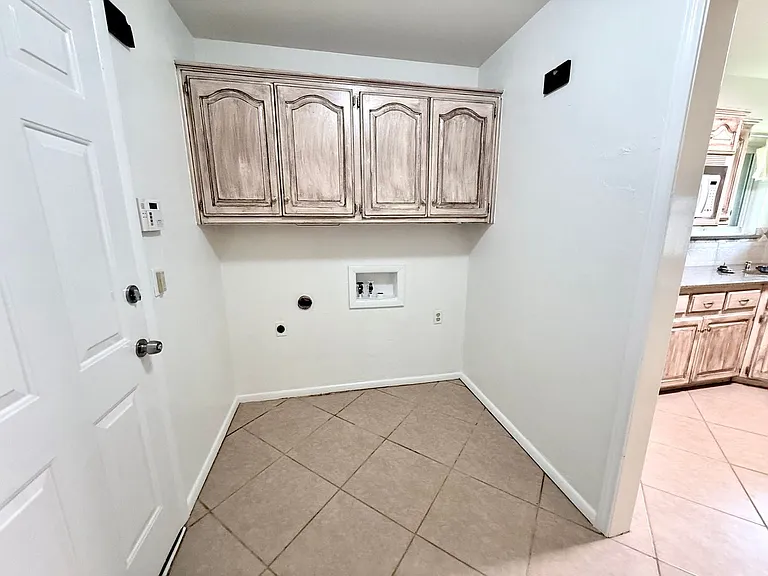 3724 NW 64th St — Photo 15