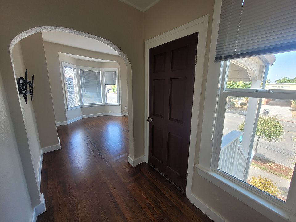 Entry foyer to this lovely 1900's Edwardian home