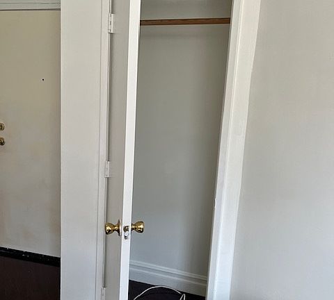 2nd image of 704 Hartford Ave APT 212