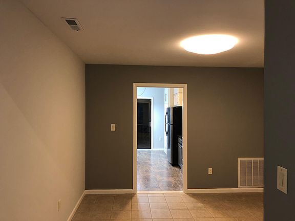 5th image of 103 Windward Dr