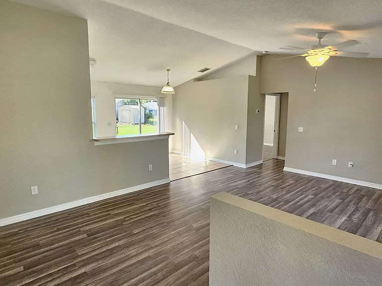 2856 Billberry St — Photo 2