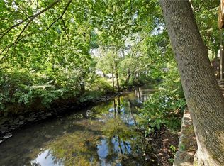 22 Cross St, Smithfield, RI 02917