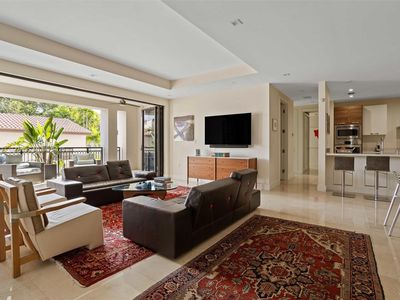 718 Valencia Ave #207, Coral Gables, FL, 33134