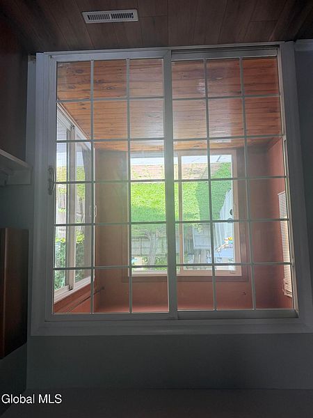 5th image of 620 Mercer Street