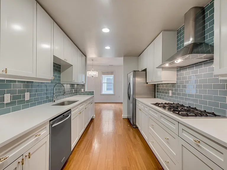 2608 Thomas Ave #3 — Photo 3