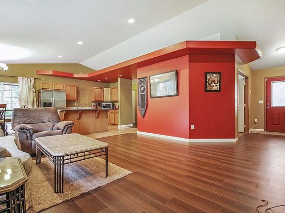 4th image of 130 E Cromarty Ct