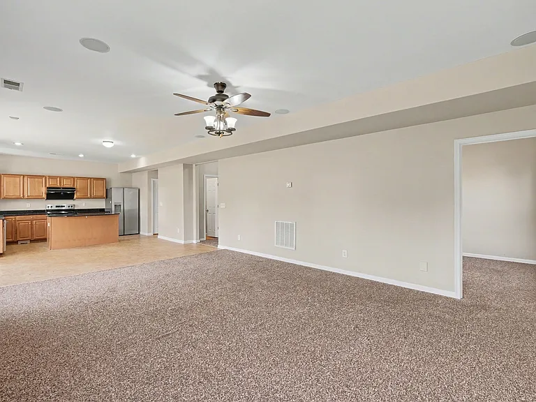 1042 Countess Ln — Photo 12