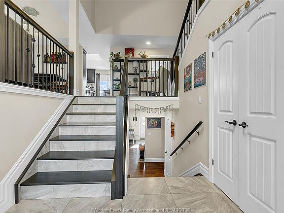 4th image of 1385 Cancun St