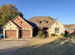 1911 Whipporwill Dr, McAlester, OK 74501