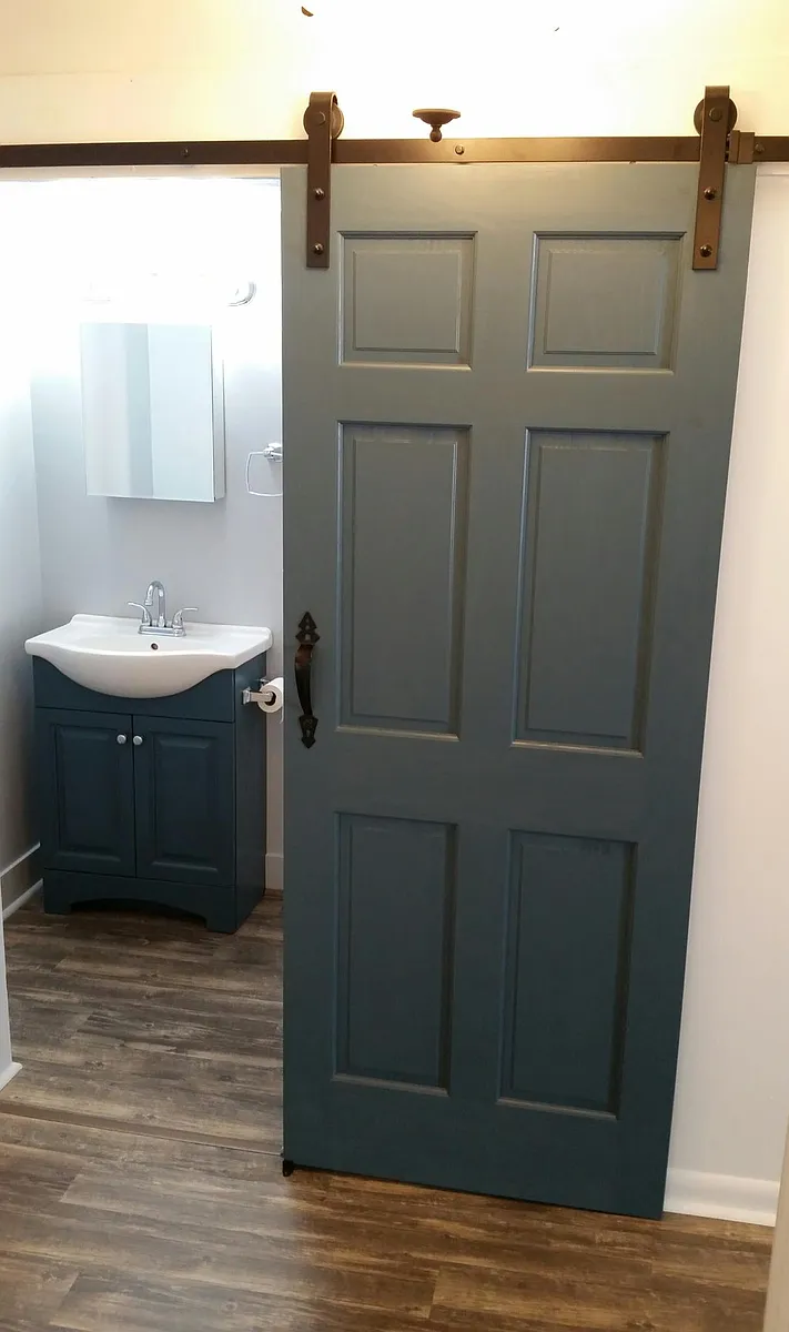 Cool barn door! - 536 Turnpike St