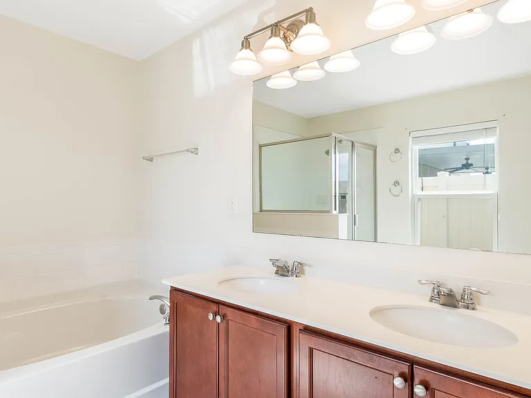 4602 Harvest Row Ln — Photo 14