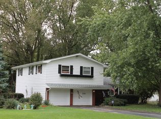 1320 Golfview St, Aurora, IL 60506